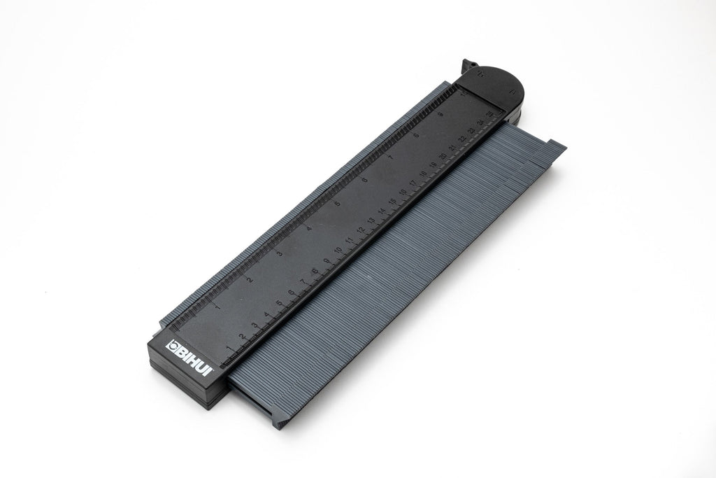 Contour gauge top with locking mechanism
