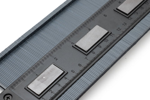 Contour Gauge with Lock